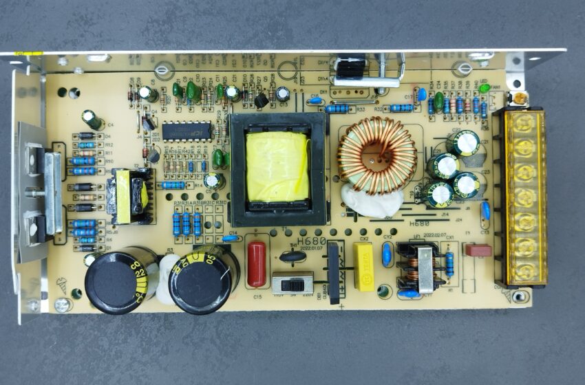 Reviewing Fake Tesla 12V 10A Switch-Mode Power Supply